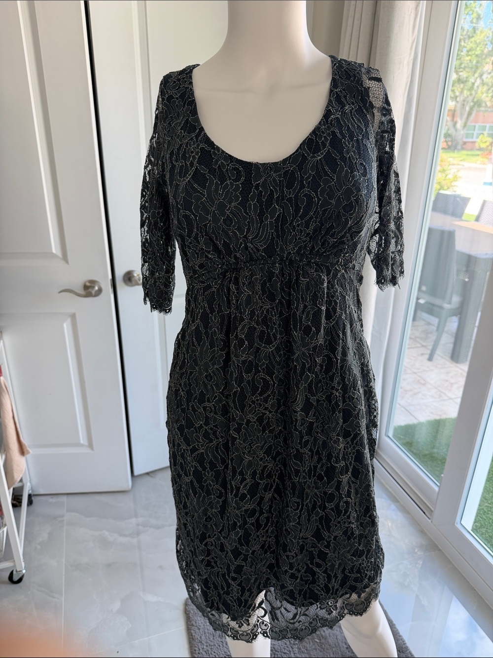 Seraphine Luxe Lace Scoop Neck Women's Dress